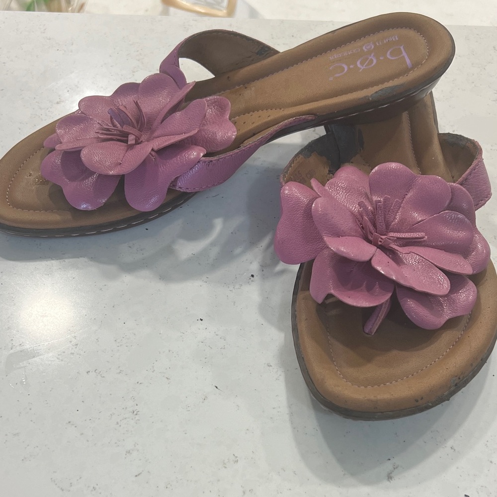 b.o.c. Women's Pink Floral Sandals